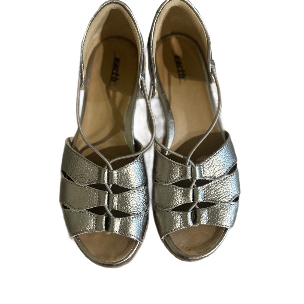 Earth Shoes Aloha Women's Metallic Washed Gold Gladiator Sandals
